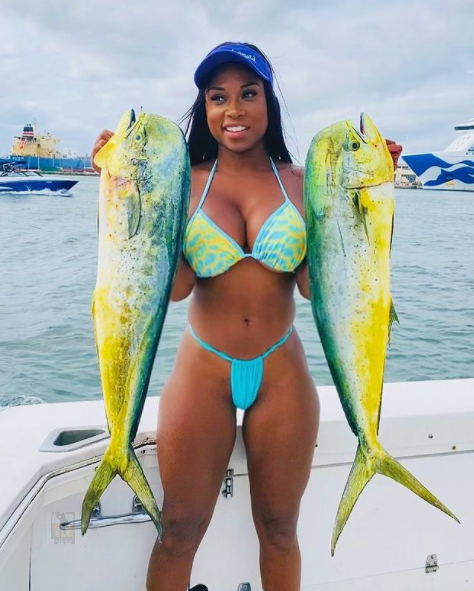 13 Times Babes Made Fishing GREAT